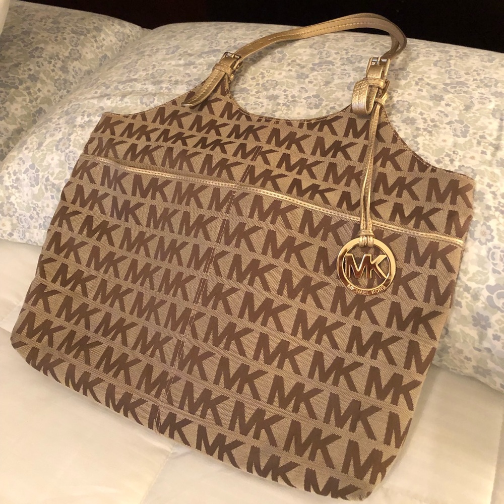 Michael Kors purse